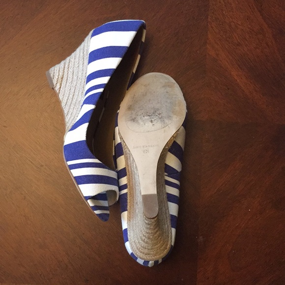 Ann Taylor 8 Callie 3 1/2 in wedge heel - Picture 3 of 4